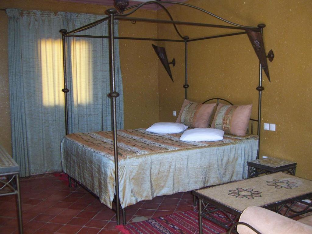 Hotel Click Excursions Tafraoute Taddart Esterno foto
