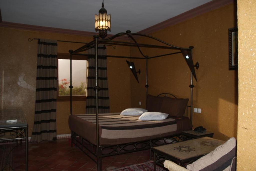Hotel Click Excursions Tafraoute Taddart Esterno foto